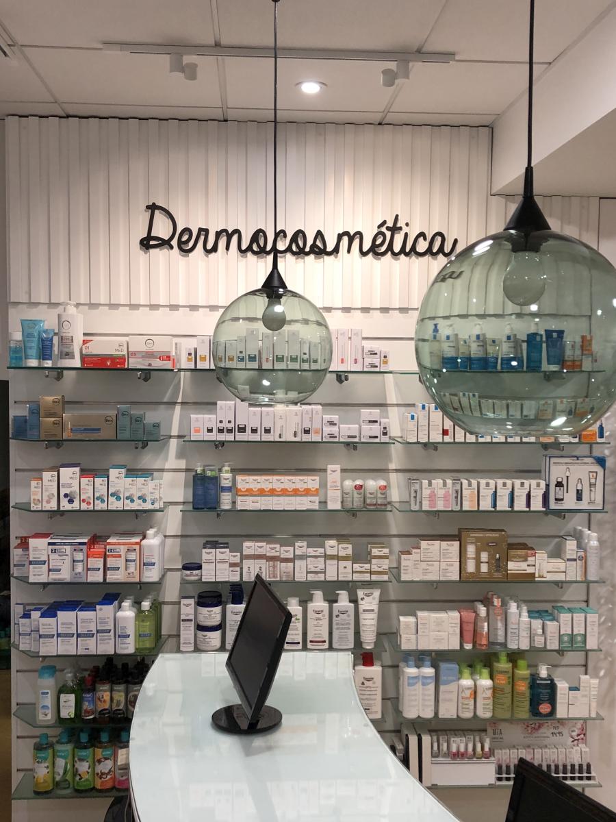 2 Farmacia Batoy Interior